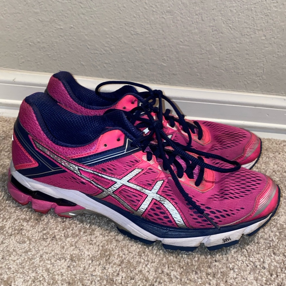 ASICS Women's GT-1000 4 Running Shoe - pink